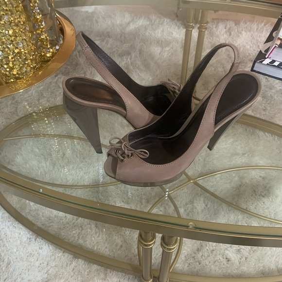 shoes - Picture 3 of 6